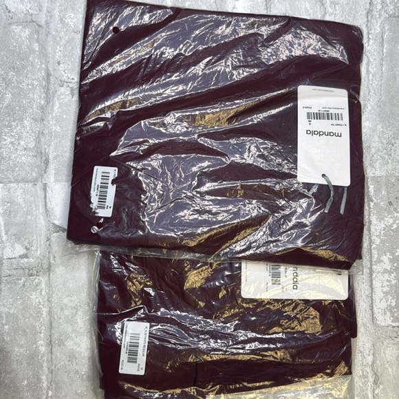 NWT - Mandala Scrub Set - Medium - Wine - Picture 2 of 2